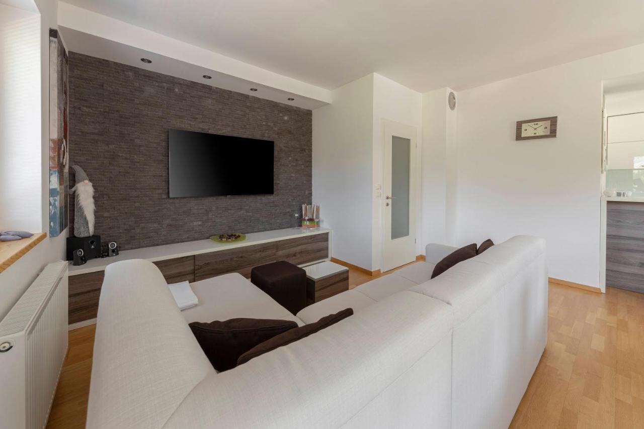 Sunee Apartment Кранска гора Екстериор снимка